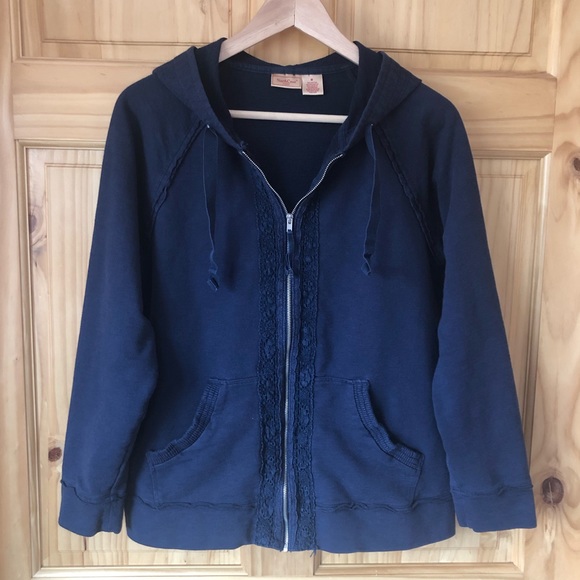 Northcrest Tops - Northcrest lace trim zip front hoodie size M